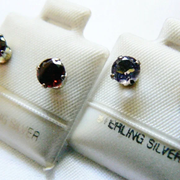 Lot of 2 New Sterling Silver 925 round cut Amethyst & Garnet stone Stud Earrings - Picture 6 of 8